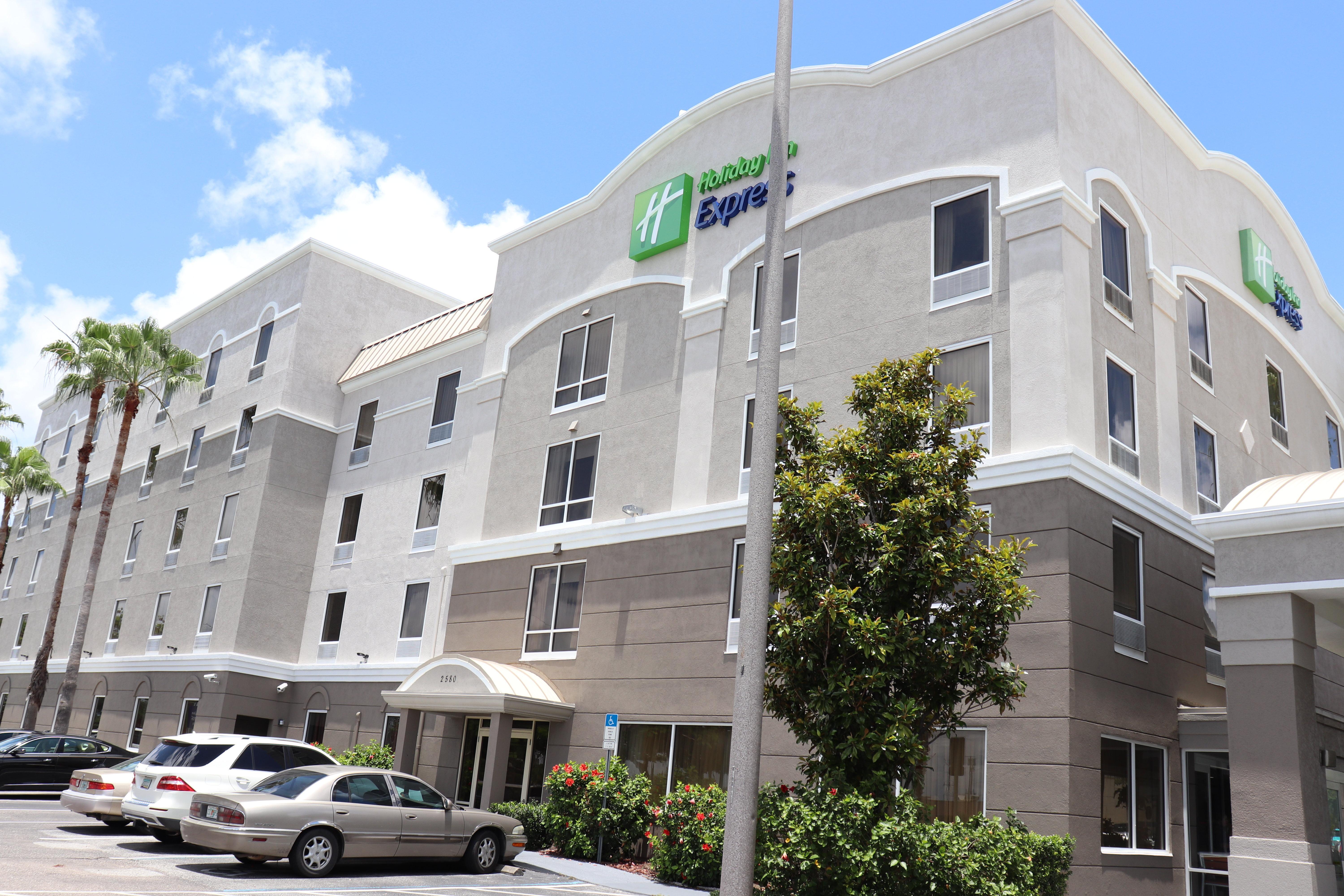 Holiday Inn Express Hotel & Suites Clearwater Us 19 North By Ihg Εξωτερικό φωτογραφία