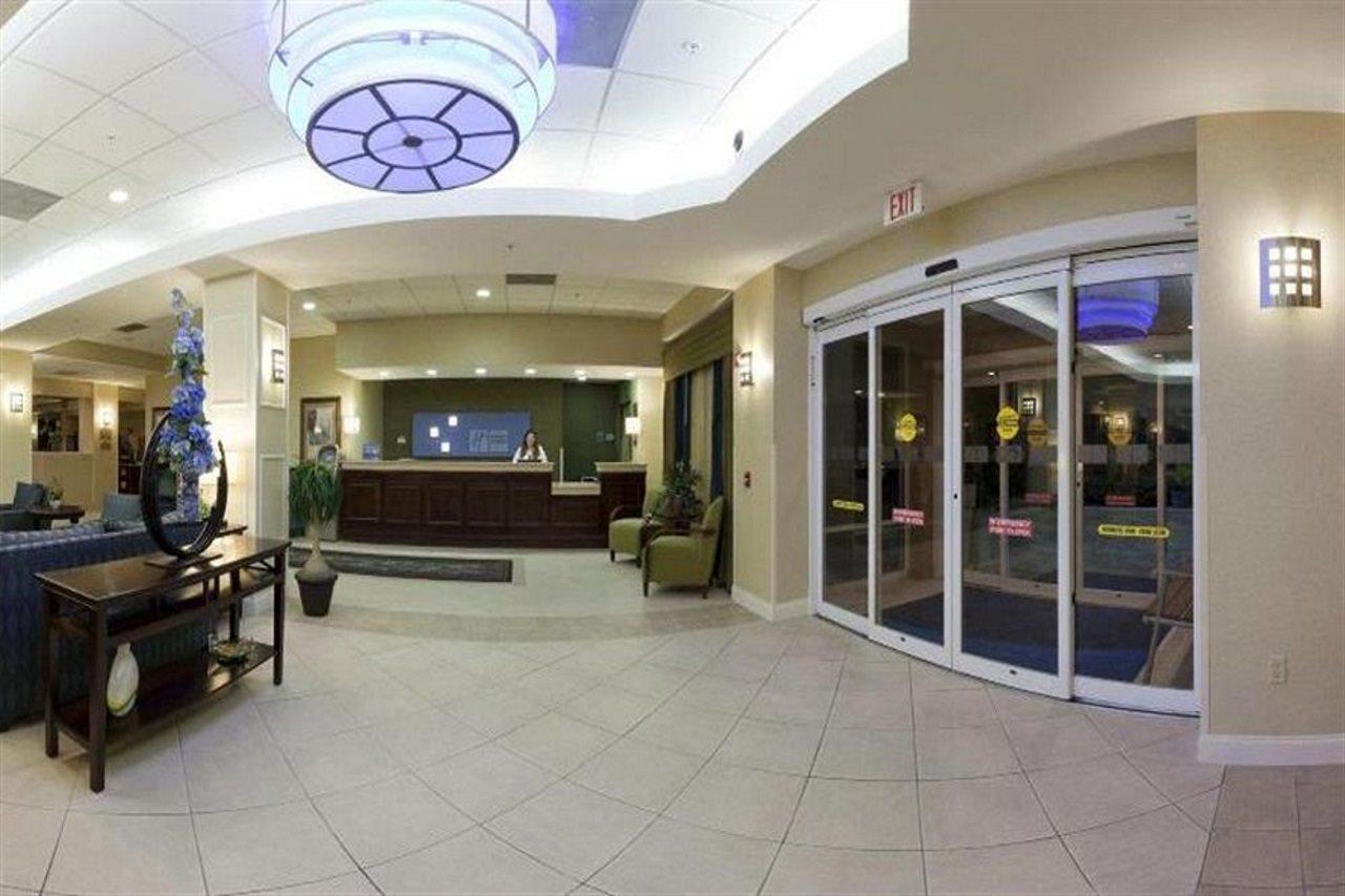 Holiday Inn Express Hotel & Suites Clearwater Us 19 North By Ihg Εξωτερικό φωτογραφία
